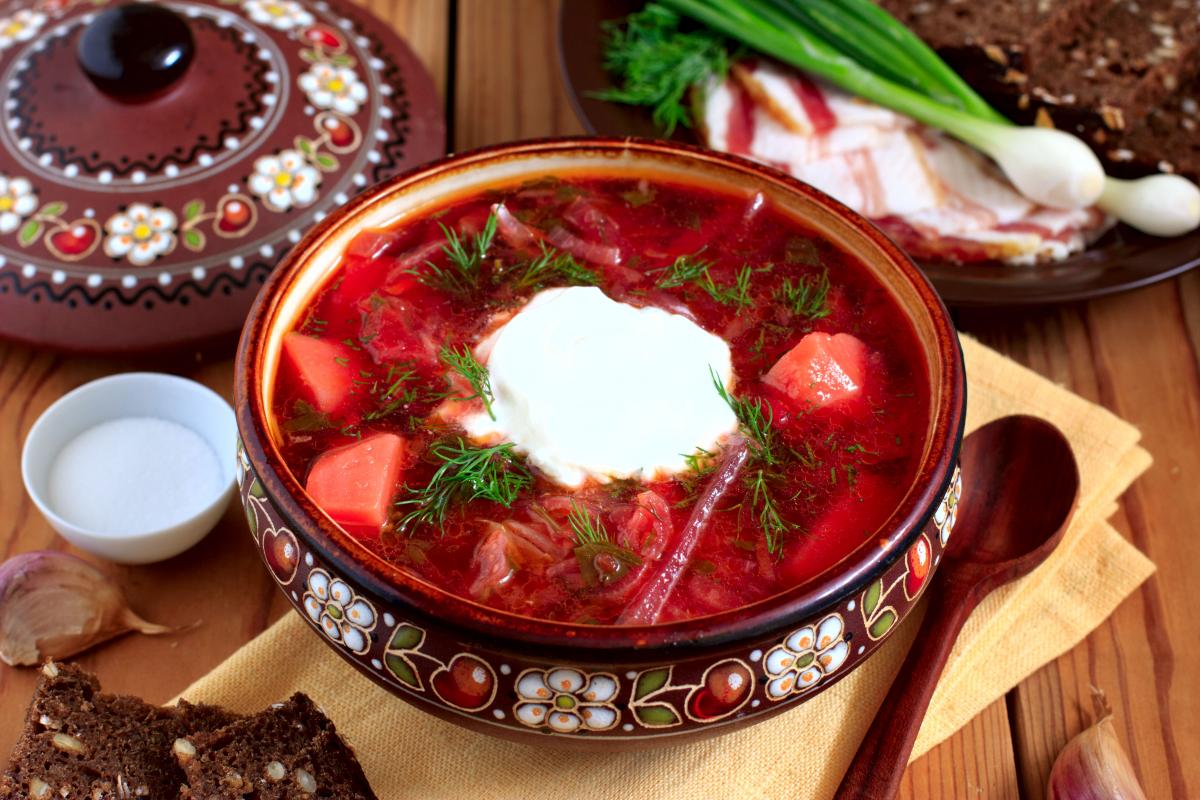 https://www.unian.ua/recipes/first-courses/borscht/borshch-recept-recept-ukrajinskogo-chervonogo-borshchu-10976501.html