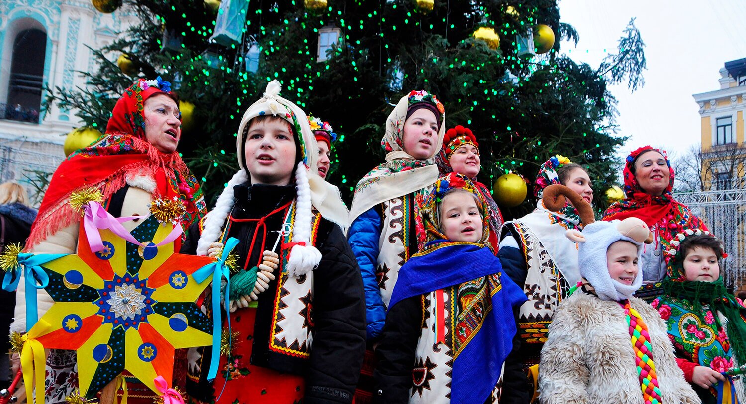https://discover.ua/inspiration/oy-raduysya-zemle-kolyada-ide-rizdvyani-tradytsiyi-ukrayiny