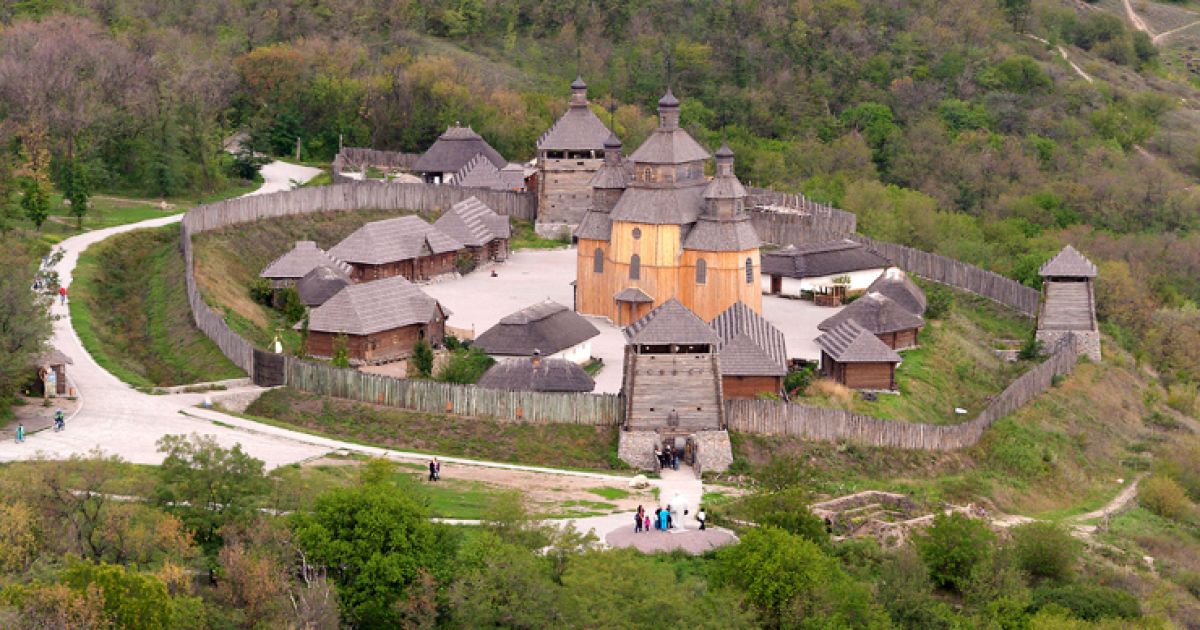 https://tsn.ua/osoblyva_ukraina/ostriv-horticya-i-zaporizka-sich-307880.html